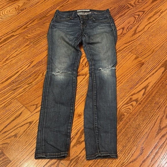 J Brand Woman’s Blue Ripped Jeans Size 24 - Picture 2 of 6